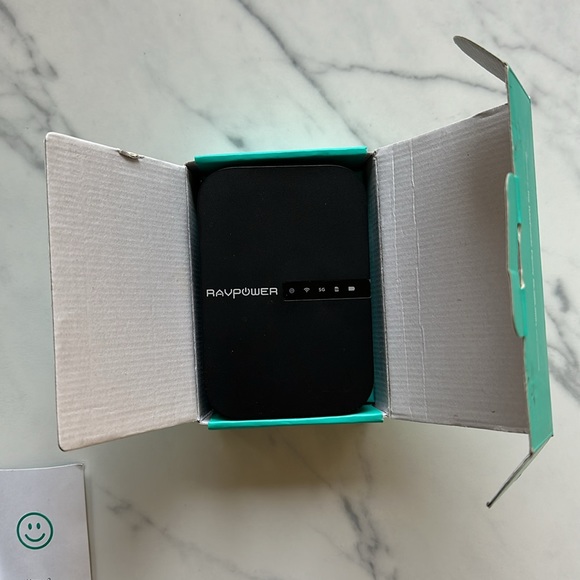 RAVPower FileHub Travel Router 83-13000-004 - Picture 5 of 12